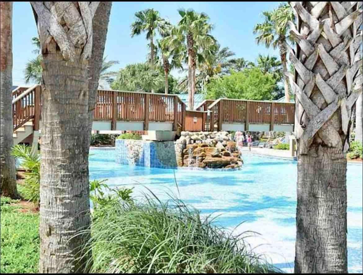 Pink Sunsets At The Palms Of Across From Beach, Heated Pool Shuttle & Dining * Destin