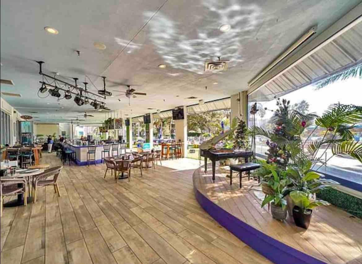 Сasa de vacaciones Pink Sunsets At The Palms Of Across From Beach, Heated Pool Shuttle & Dining